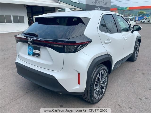toyota yaris-cross 2023 CFJ1712606 image 2