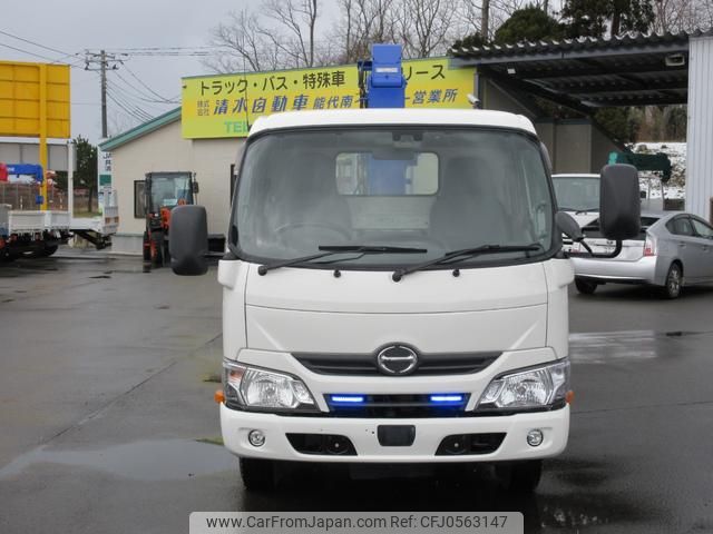 hino dutro 2017 GOO_NET_EXCHANGE_0903440A30241214W001 image 2