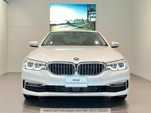 bmw 5-series 2018 quick_quick_JR20_WBAJR320X0WD97383 image 2