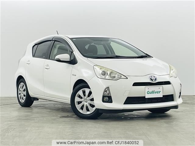 toyota aqua 2012 CFJ1840052 image 1