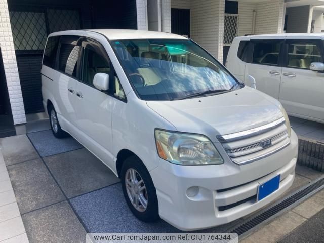 toyota noah 2007 CFJ1764344 image 1