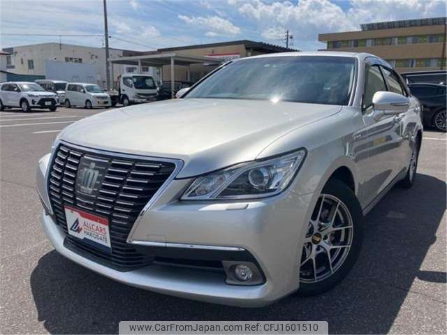 toyota crown 2015 CFJ1601510 image 1