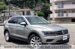 volkswagen tiguan 2018 -VOLKSWAGEN--VW Tiguan ABA-5NCZE--WVGZZZ5NZJW897613---VOLKSWAGEN--VW Tiguan ABA-5NCZE--WVGZZZ5NZJW897613-