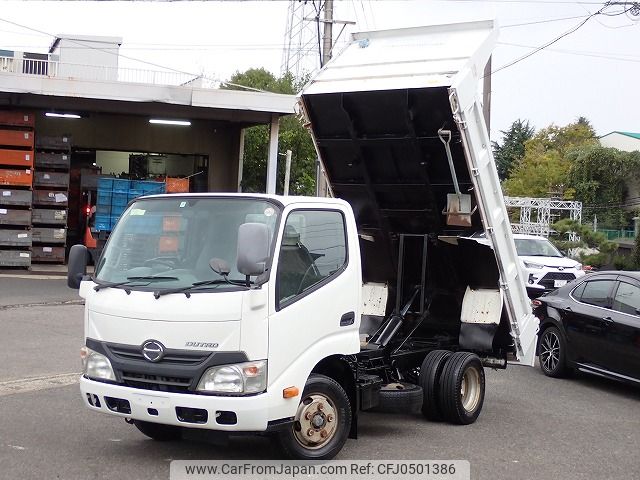 hino dutro 2012 24231305 image 1