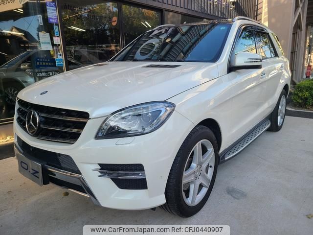 mercedes-benz m-class 2015 GOO_JP_700957089930241113001 image 2