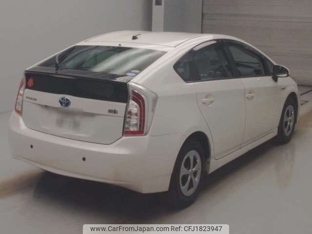 toyota prius 2015 CFJ1823947 image 2
