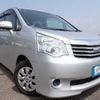 toyota noah 2013 CFJ1617107 image 1