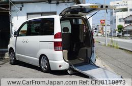 toyota noah 2005 -TOYOTA--Noah AZR60Gｶｲ--0452540---TOYOTA--Noah AZR60Gｶｲ--0452540-