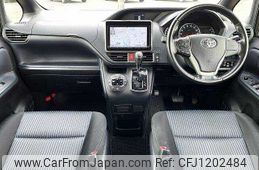toyota voxy 2014 504928-930363