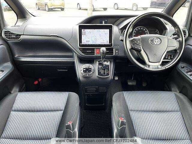 toyota voxy 2014 504928-930363 image 1