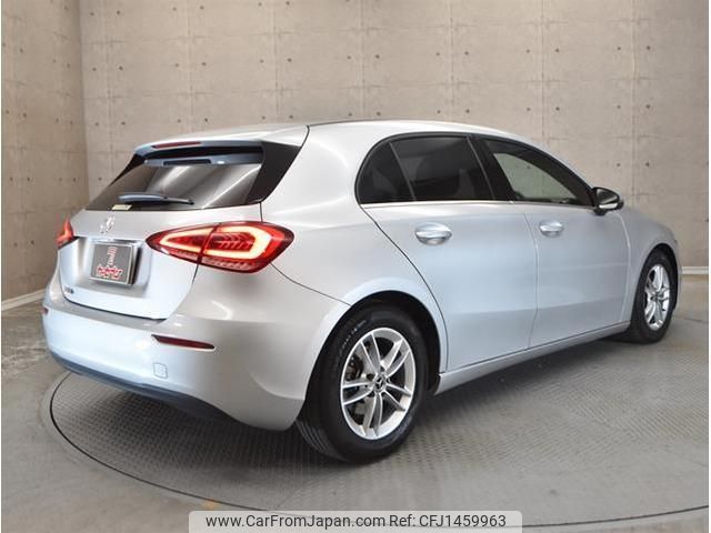 mercedes-benz a-class 2019 quick_quick_177084_WDD1770842J068096 image 2