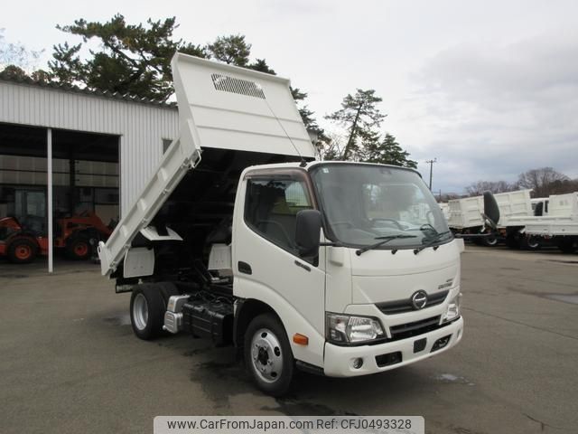 hino dutro 2018 GOO_NET_EXCHANGE_0903440A30241113W001 image 1