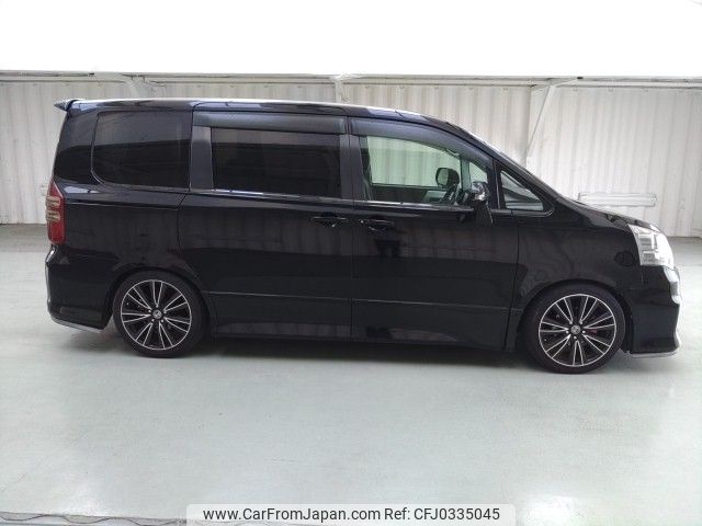 toyota noah 2011 ENHANCEAUTO_1_ea289486 image 2