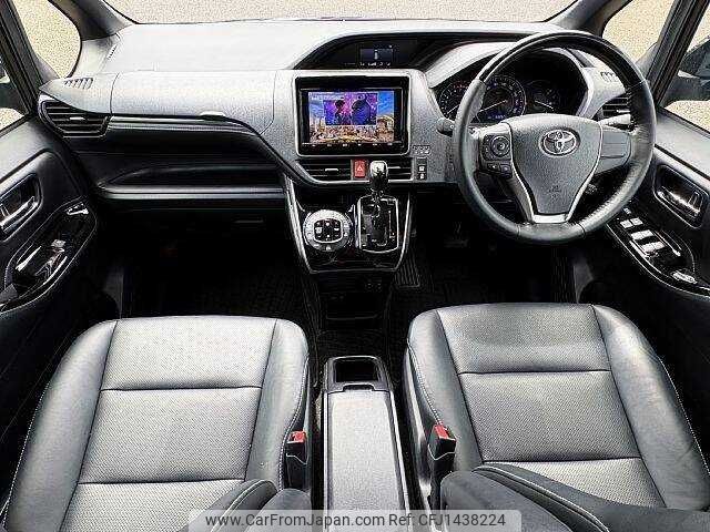 toyota esquire 2018 CFJ1438224 image 1