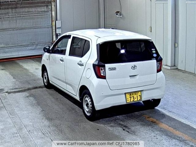 toyota pixis-epoch 2017 CFJ1780985 image 2