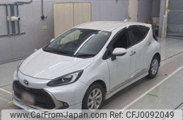 toyota aqua 2023 -TOYOTA--AQUA 6AA-MXPK11--MXPK11-2107721---TOYOTA--AQUA 6AA-MXPK11--MXPK11-2107721-