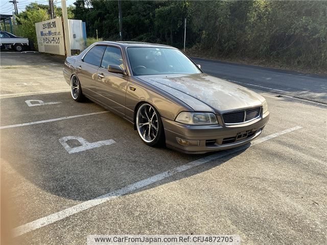 Nissan leopard y33