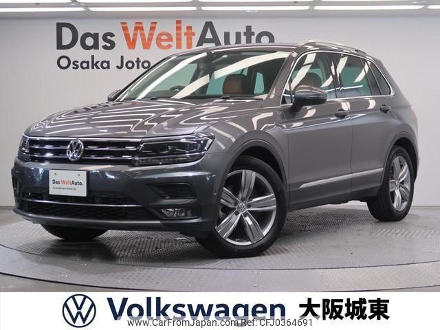 volkswagen tiguan 2018 quick_quick_5NCZE_WVGZZZ5NZJW365801 image 1