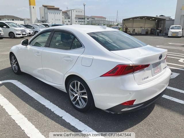 lexus is 2018 CFJ1647544 image 2