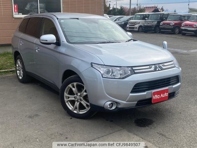 mitsubishi outlander 2013 quick_quick_GF8W_GF8W-0002101 image 2