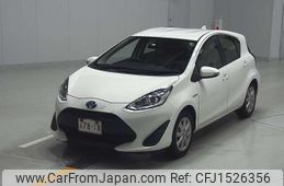 toyota aqua 2018 CFJ1526356