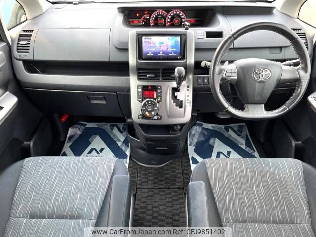 toyota voxy 2012 -TOYOTA--Voxy DBA-ZRR70W--ZRR70-0516950---TOYOTA--Voxy DBA-ZRR70W--ZRR70-0516950- image 2