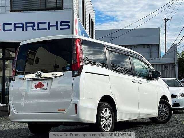 toyota noah 2015 504928-923954 image 2