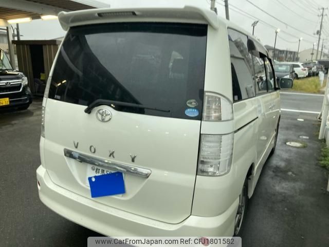 toyota voxy 2006 CFJ1801582 image 2