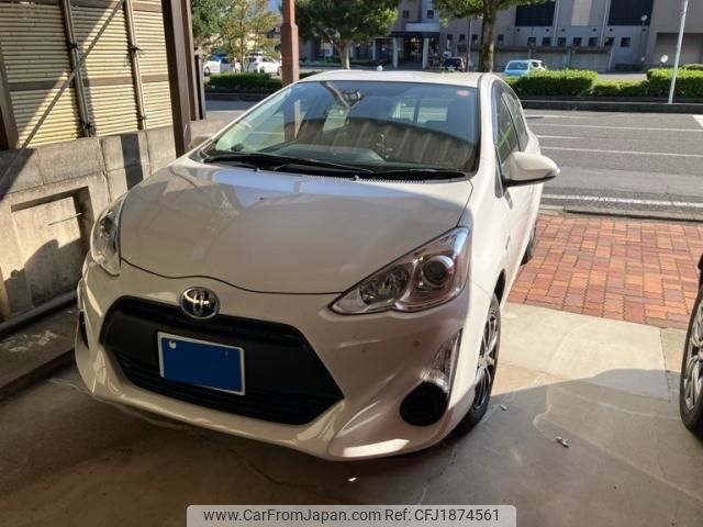 toyota aqua 2016 CFJ1874561 image 1