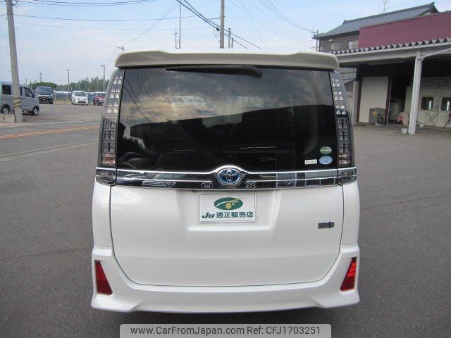 toyota voxy 2016 CFJ1703251 image 2