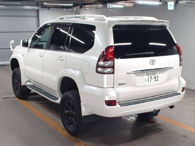 toyota land-cruiser-prado 2009 267841317 image 2