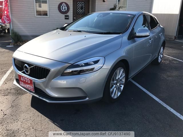 volvo v40 2017 -VOLVO 【名変中 】--Volvo V40 MD4204T--H2417414---VOLVO 【名変中 】--Volvo V40 MD4204T--H2417414- image 1