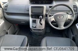 toyota voxy 2007 NIKYO_EP23142