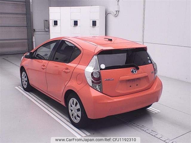 toyota aqua 2012 -TOYOTA--AQUA NHP10-2070072---TOYOTA--AQUA NHP10-2070072- image 2
