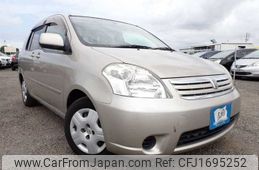 toyota raum 2004 CFJ1695252