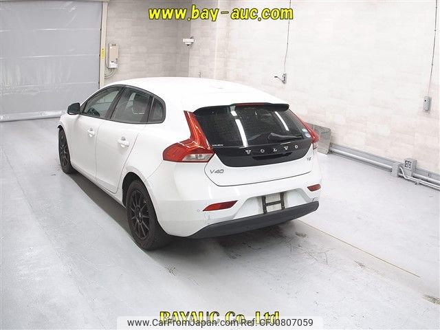 volvo v40 2018 -VOLVO--Volvo V40 MB4154T-YV1MV2820J2492921---VOLVO--Volvo V40 MB4154T-YV1MV2820J2492921- image 2