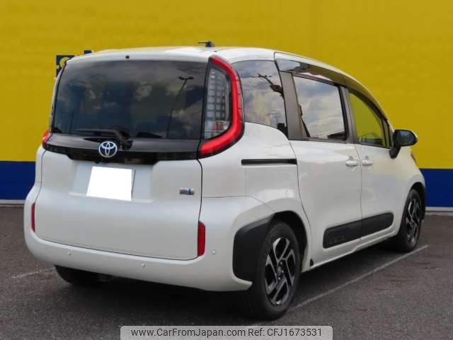 toyota sienta 2022 CFJ1673531 image 2