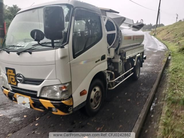 hino dutro 2015 GOO_NET_EXCHANGE_0910282A30240923W004 image 2