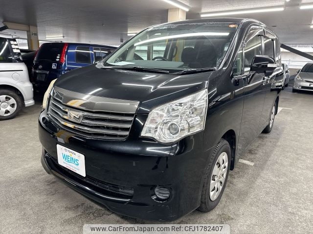 toyota noah 2010 CFJ1782407 image 1
