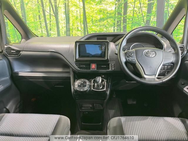 toyota voxy 2017 CFJ1764610 image 2