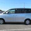 toyota voxy 2004 Y2025010161A-12 image 3