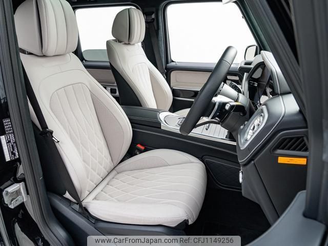 mercedes-benz g-class 2024 quick_quick_7CA-465310C_W1N4653102X007107 image 2