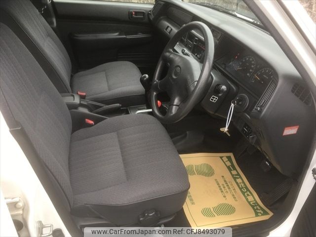 toyota crown-comfort 2006 CFJ8493079 image 2