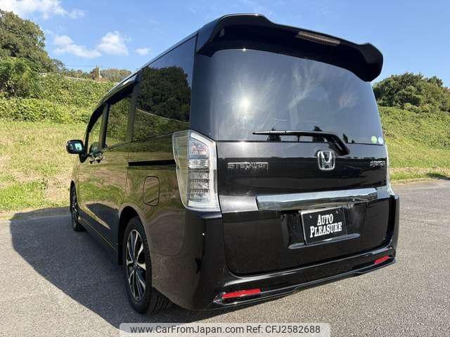 2012 Honda Stepwagon RK5 - Car Price $9,244