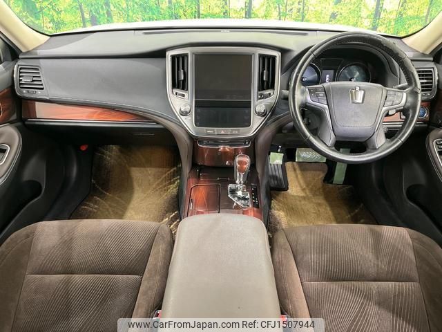toyota crown-hybrid 2013 CFJ1507944 image 2