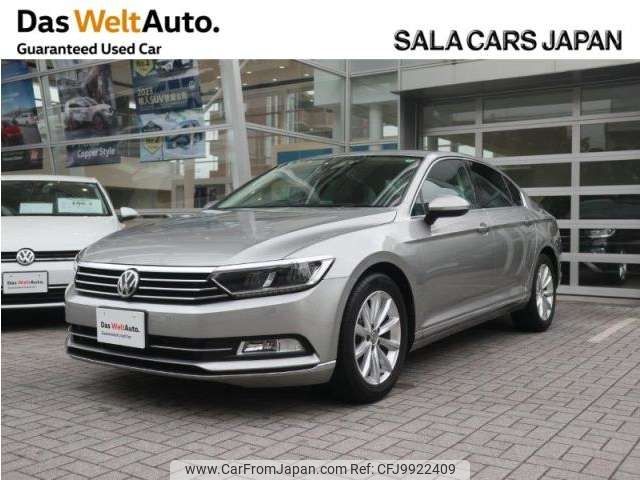 volkswagen passat 2017 -VOLKSWAGEN--VW Passat DBA-3CCZE--WVWZZZ3CZHE140680---VOLKSWAGEN--VW Passat DBA-3CCZE--WVWZZZ3CZHE140680- image 1