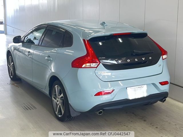 volvo v40 2016 -VOLVO 【京都 302ま7757】--Volvo V40 MD4204T-H2384590---VOLVO 【京都 302ま7757】--Volvo V40 MD4204T-H2384590- image 2