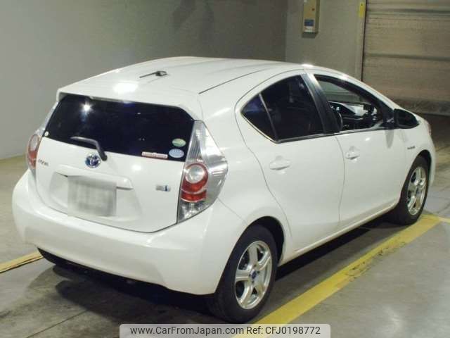 toyota aqua 2012 -TOYOTA 【室蘭 532ﾉ2323】--AQUA DAA-NHP10--NHP10-6075554---TOYOTA 【室蘭 532ﾉ2323】--AQUA DAA-NHP10--NHP10-6075554- image 2