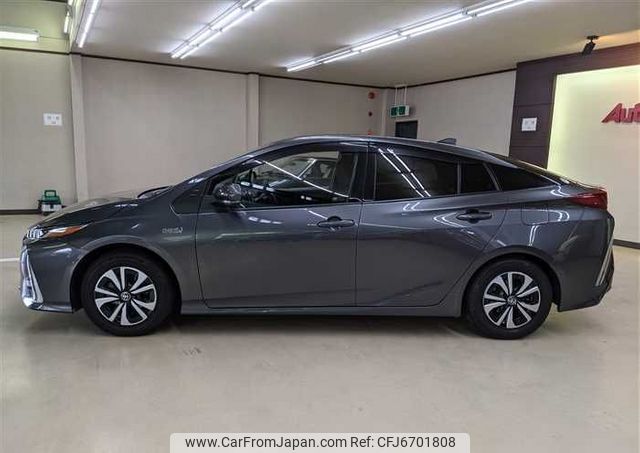 2018 Toyota Prius Phv DLA-ZVW52 2WD - Car Price $20,500