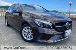 mercedes-benz a-class 2018 -MERCEDES-BENZ 【静岡 330ﾓ1915】--Benz A Class 176042--2J721244---MERCEDES-BENZ 【静岡 330ﾓ1915】--Benz A Class 176042--2J721244-